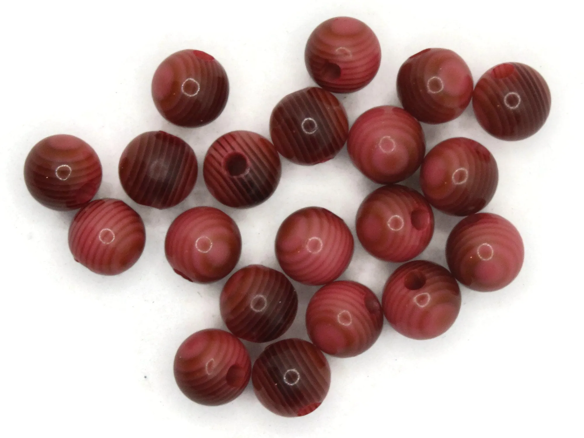 20 10mm Vintage Red Striped Round Resin Beads