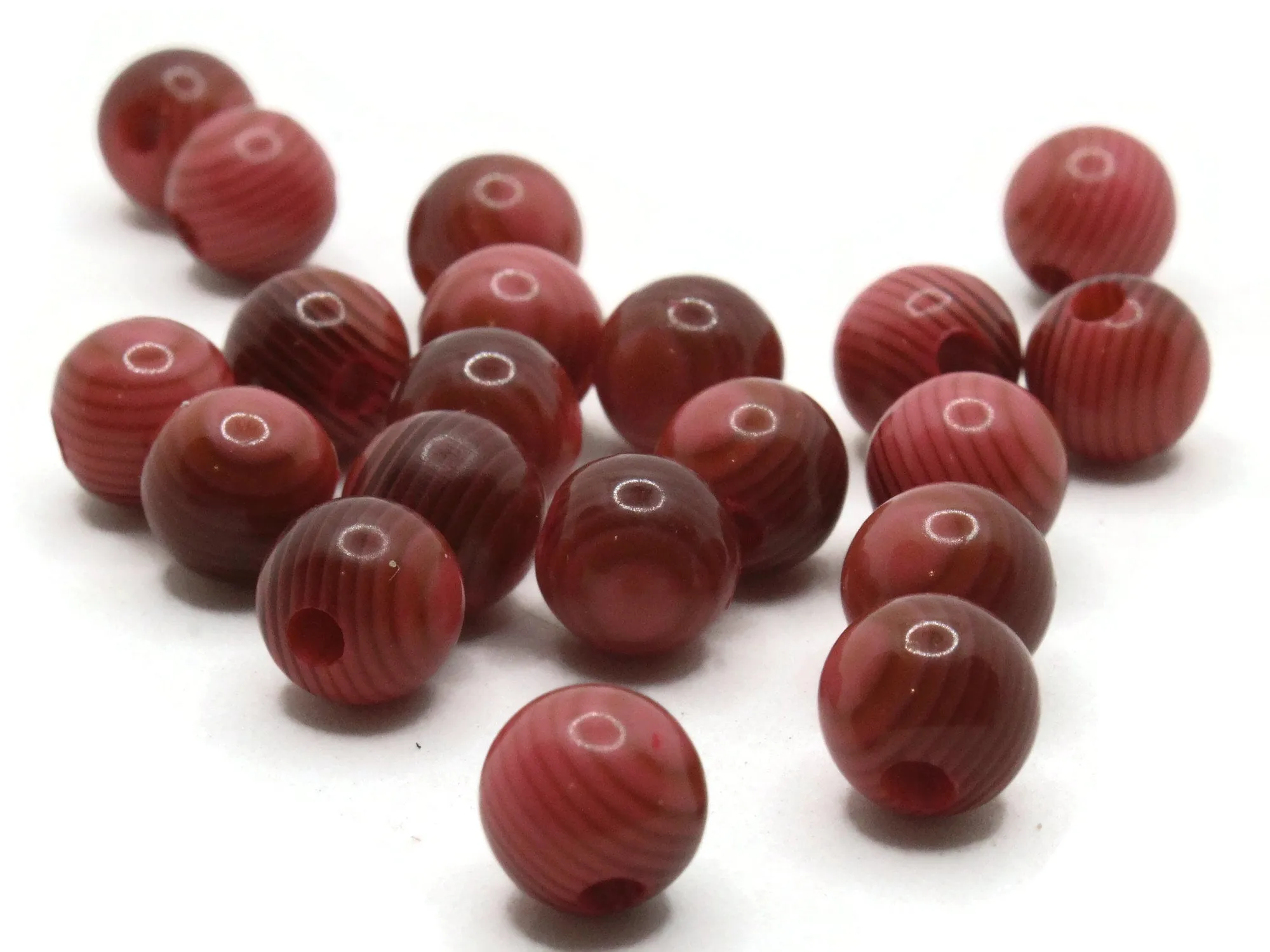 20 10mm Vintage Red Striped Round Resin Beads