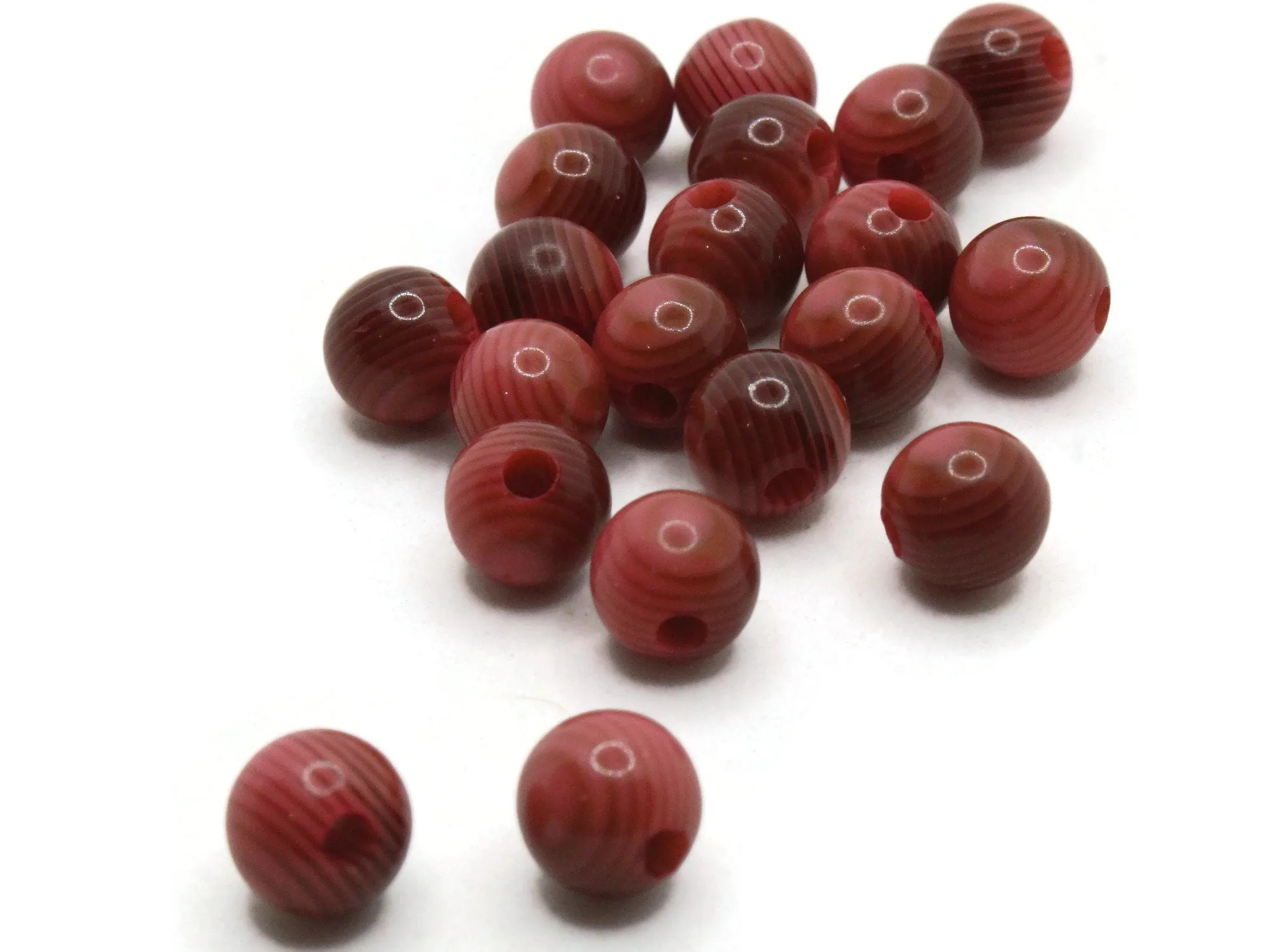 20 10mm Vintage Red Striped Round Resin Beads